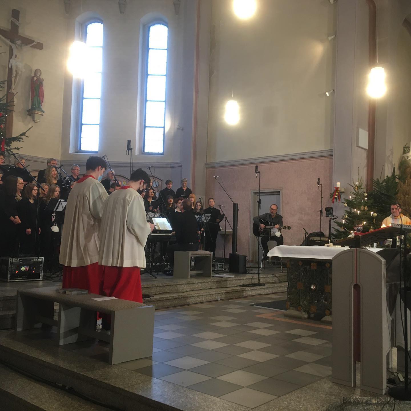 Eucharistiefeier am 2. Weihnachtstag mit dem Neuen Chor Würselen aus St. Petrus Baesweiler