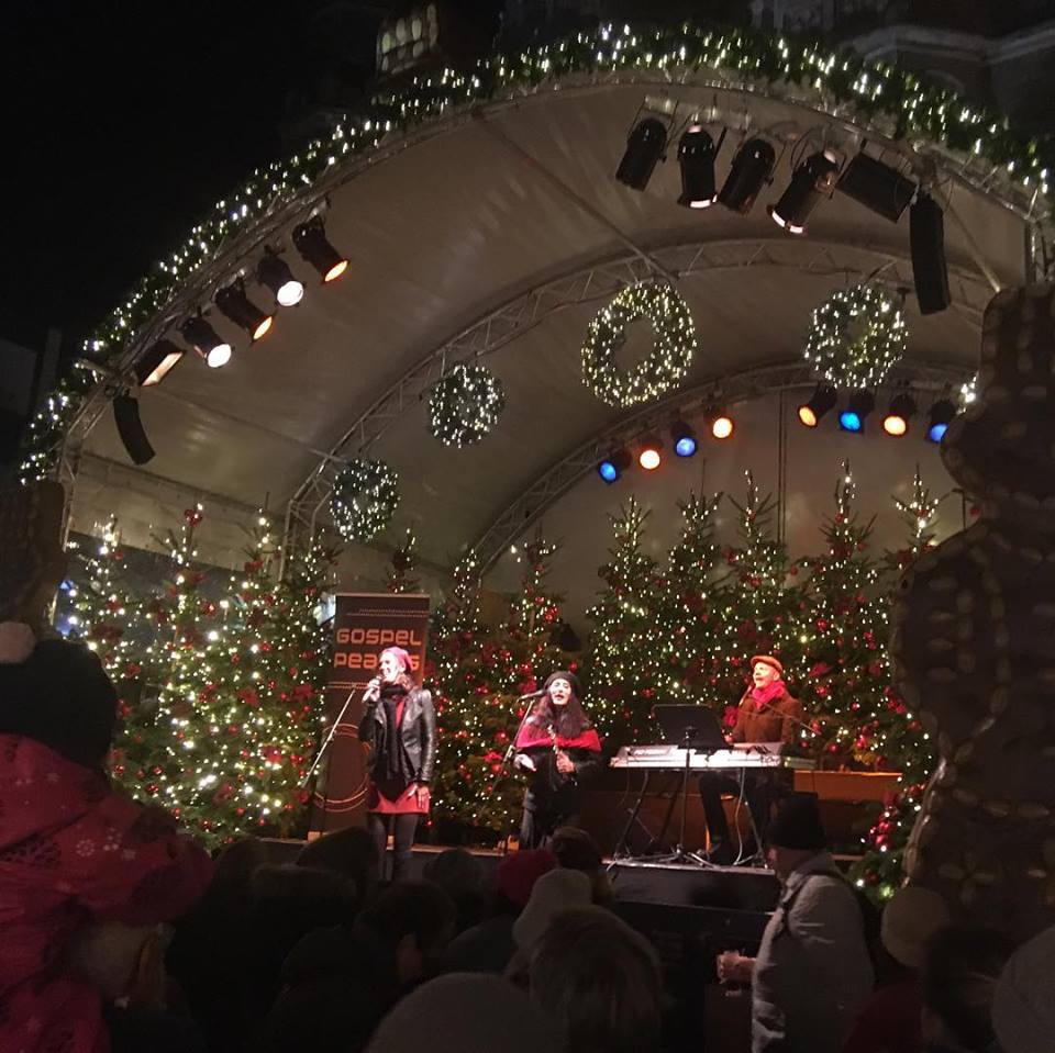 Eröffnung des Aachener Weihnachtsmarkt 2018 mit den Gospelpearls - Gospeltrio aus Köln